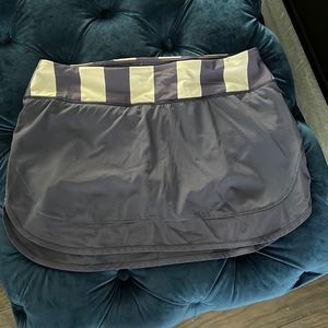 Lululemon Hotty Hot Skirt Stretch Cadet Blue Steep Stripe Cadet Blue size 8